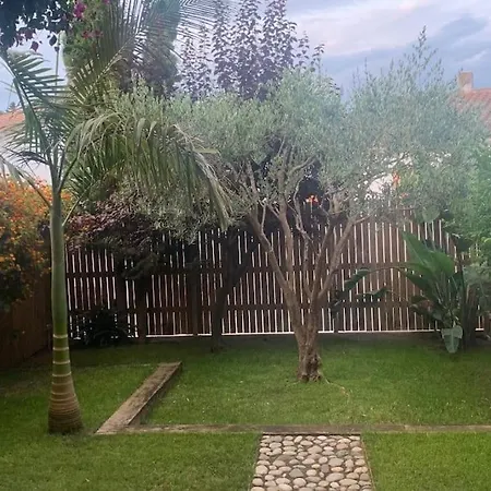 Mediterranean House, And Charm Garden 아레니스 데 마르